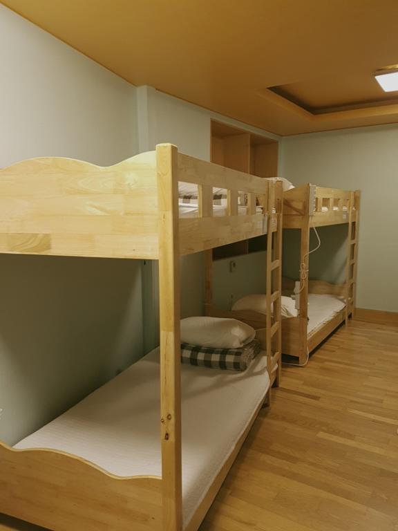 Hostel Lyndon Jeju Exterior photo